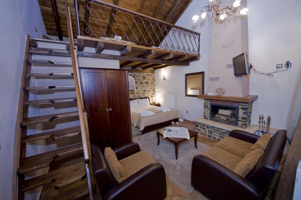 TV and multimedia, Living room, Photo of the whole room, Seating area, Bedroom