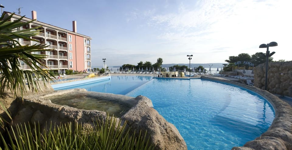 Pool view, Swimming pool