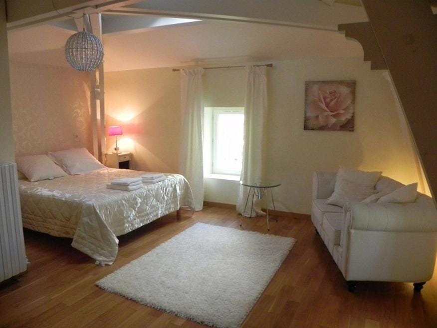Day, Photo of the whole room