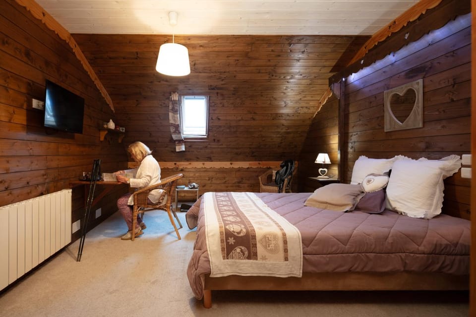 Photo of the whole room, Bedroom, Guests
