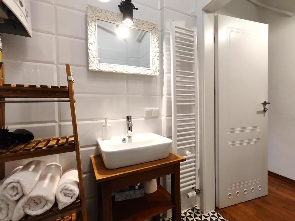 Shower, Bathroom, towels