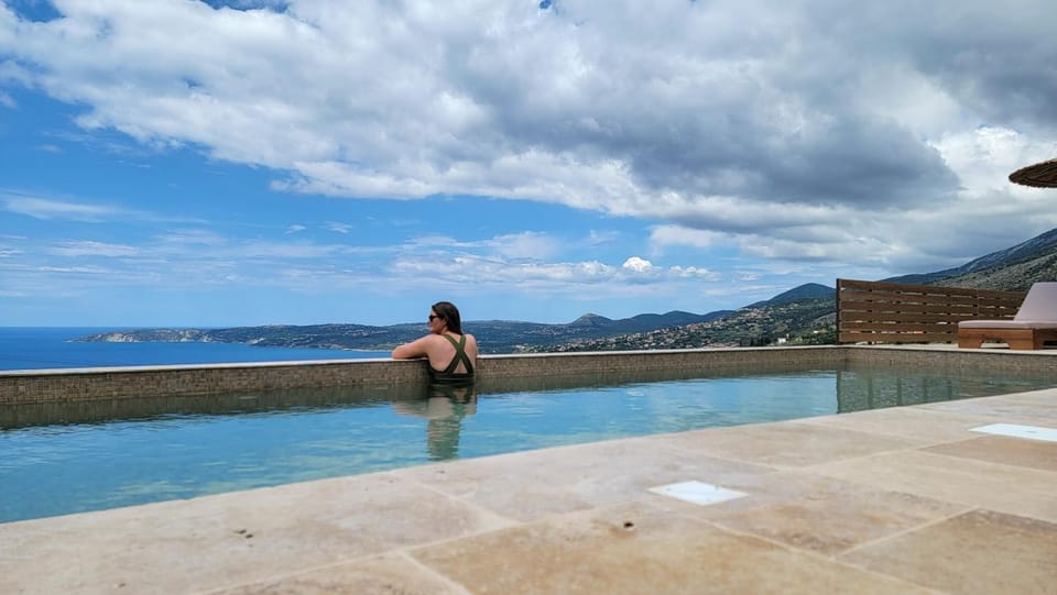 Lorraine's Cottage Style Studios, shared swimming pool and bbq only for guests at Simotata village Apartment in Cephalonia