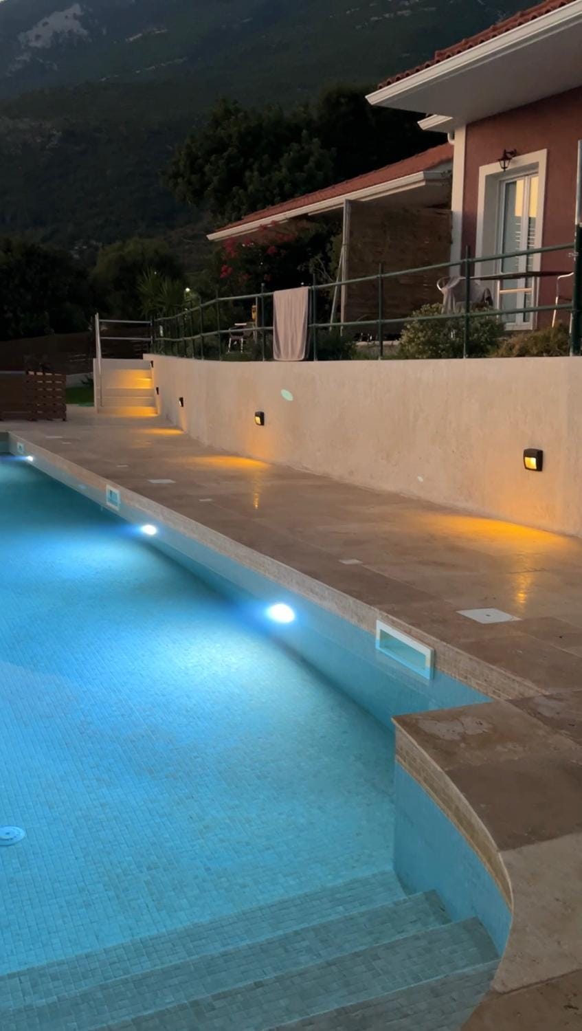 Lorraine's Cottage Style Studios, shared swimming pool and bbq only for guests at Simotata village Apartment in Cephalonia