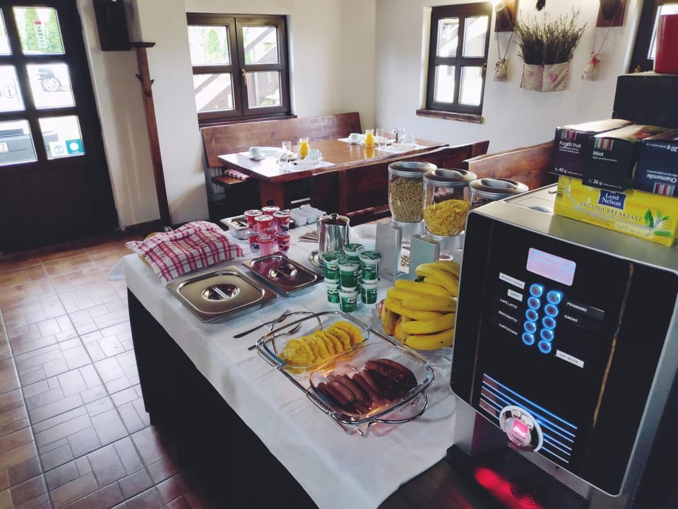 Breakfast, Continental breakfast, Buffet breakfast, Drinks, Non alcoholic drinks