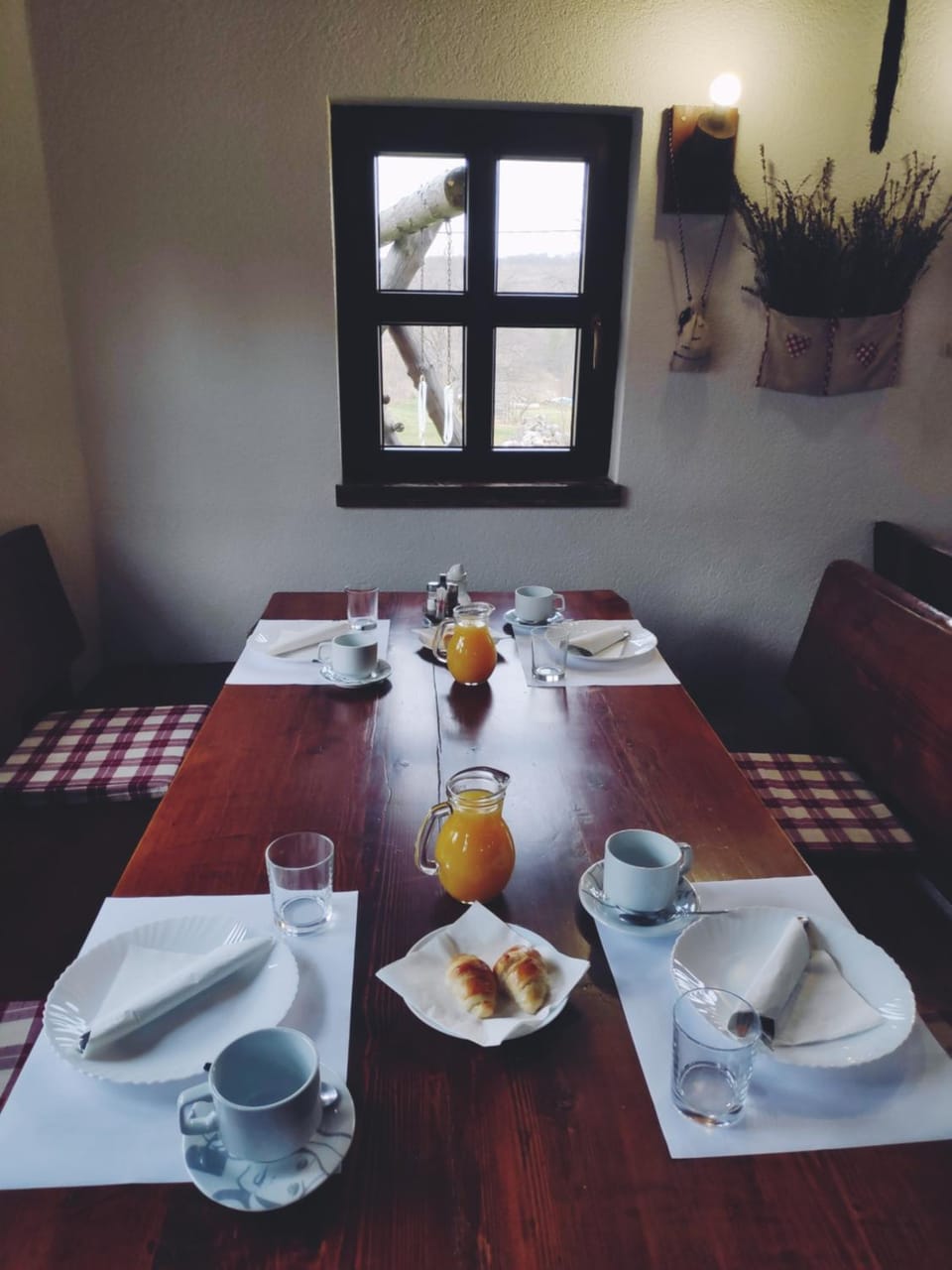 Dining area, Drinks, Non alcoholic drinks