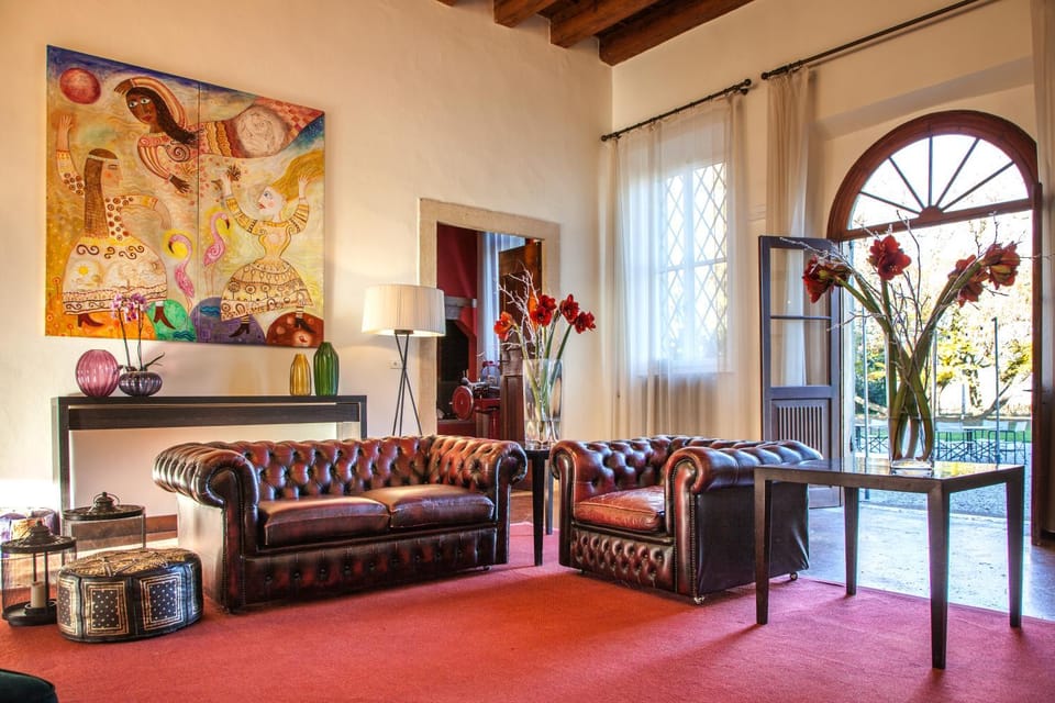 Lobby or reception, Internal: Not applicable to any particular room