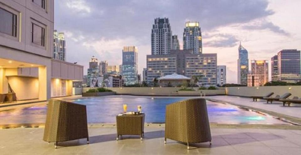 City view, Swimming pool