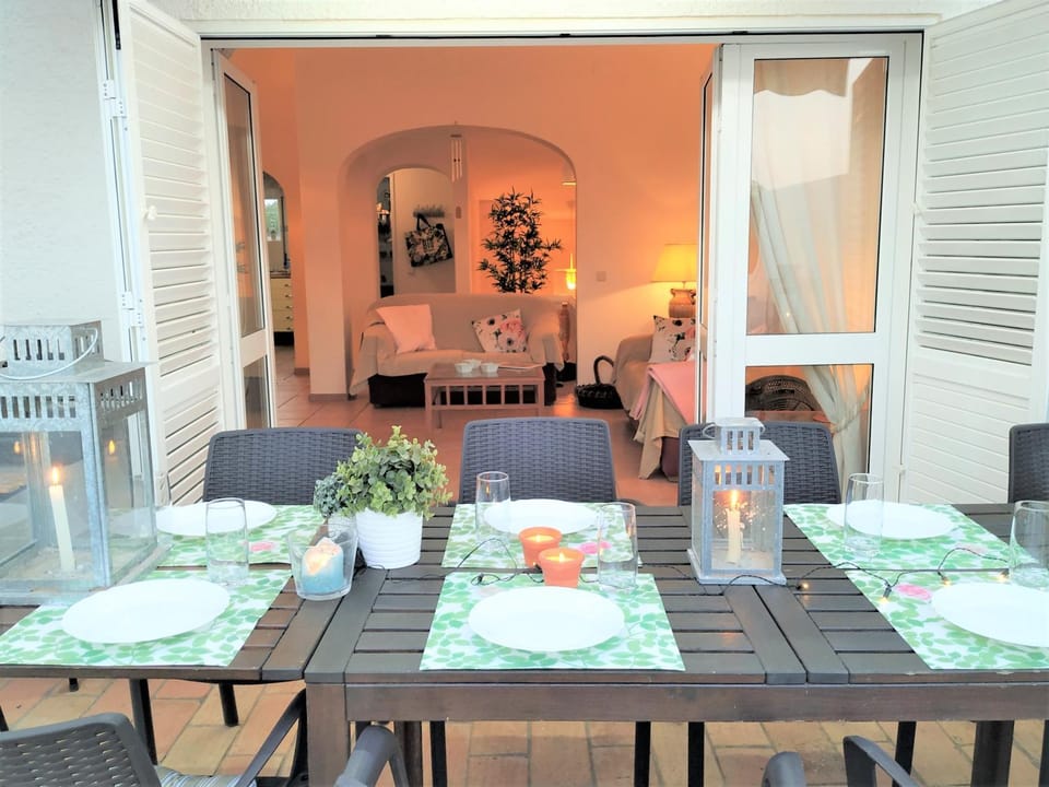 Balcony/Terrace, Dining area, Meals