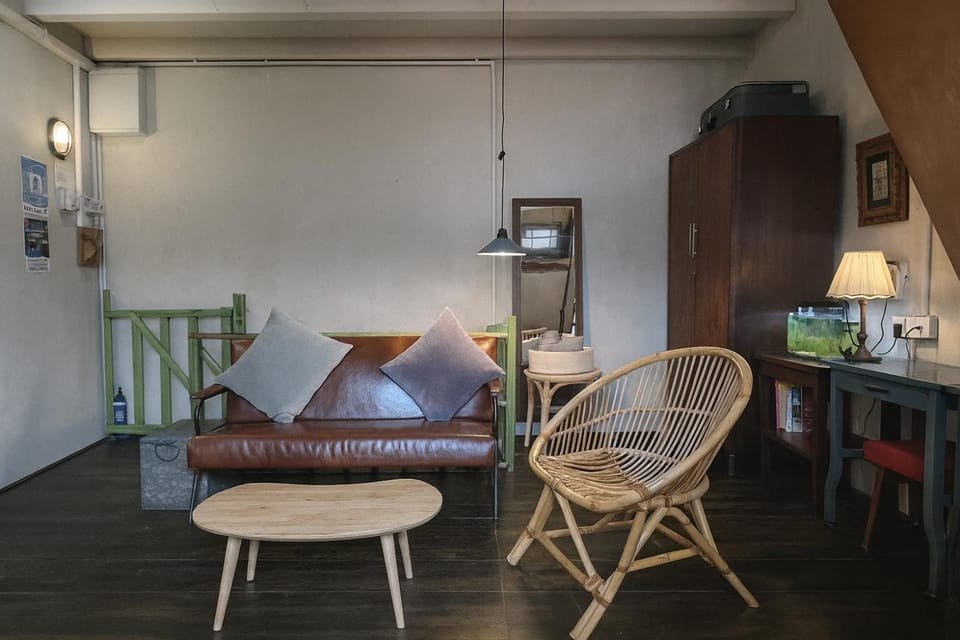 Living room, Seating area