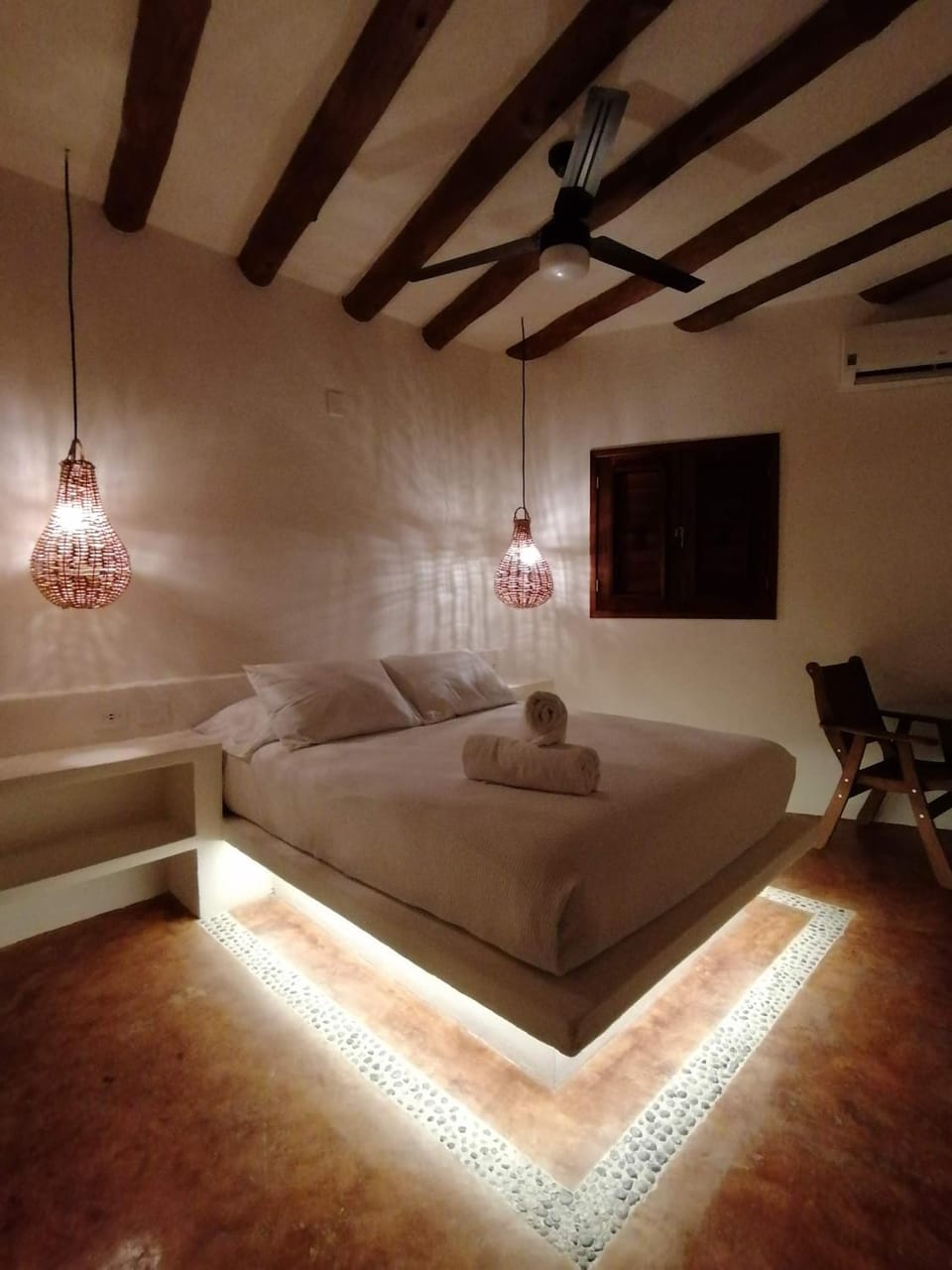 Bed, Photo of the whole room