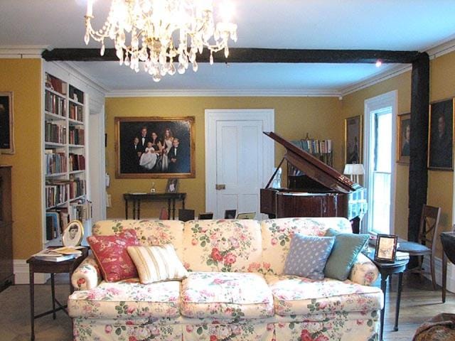 Niagara Gorge Mansion in Historic Village 5 Minutes from Falls House in Lewiston