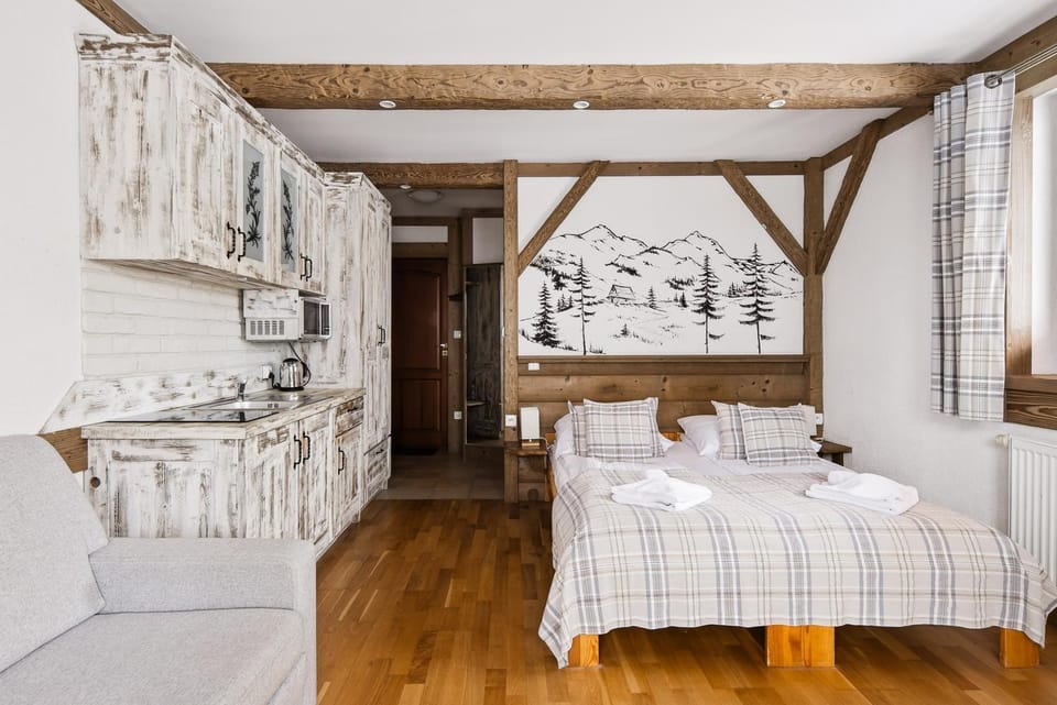 Bed, Kitchen or kitchenette, Photo of the whole room, Bedroom