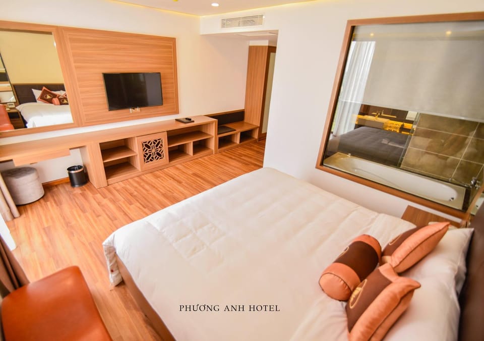Bed, TV and multimedia, Photo of the whole room, air conditioner