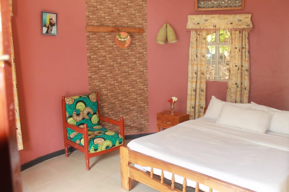 Crater Bay Cottages Hotel in Uganda