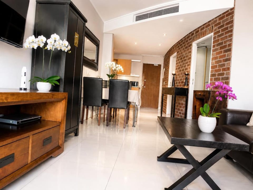 Living room, Dining area, air conditioner