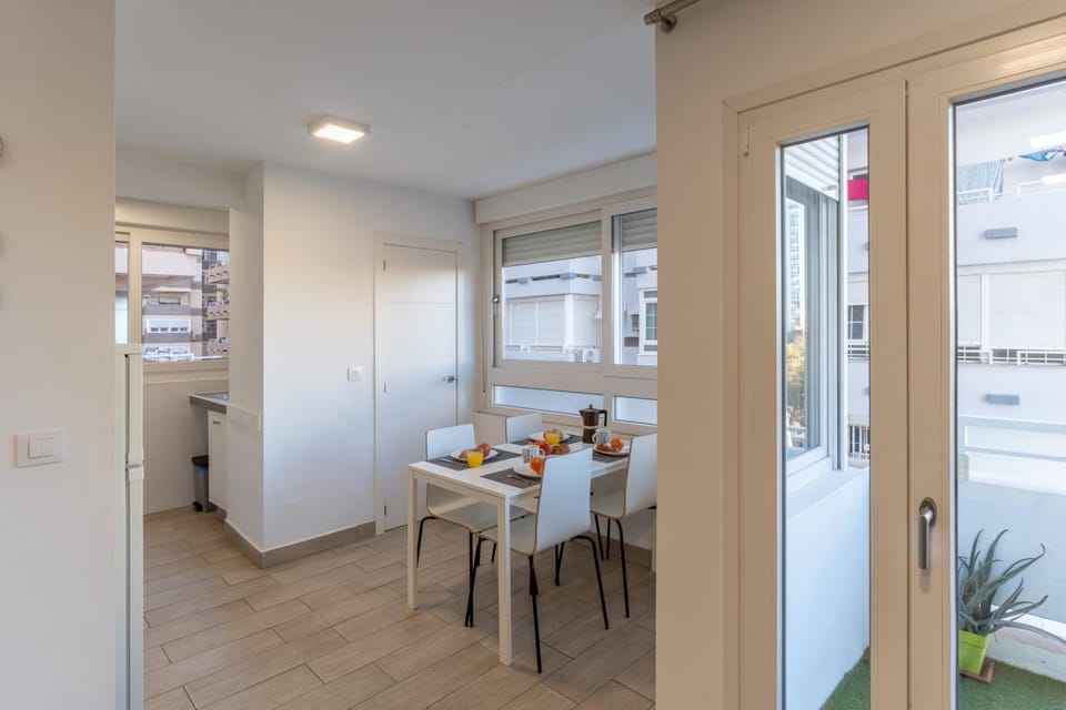 Apartamento Torre Cervantes, moderno, luminoso, a 5 min de la Playa Apartment in Almería