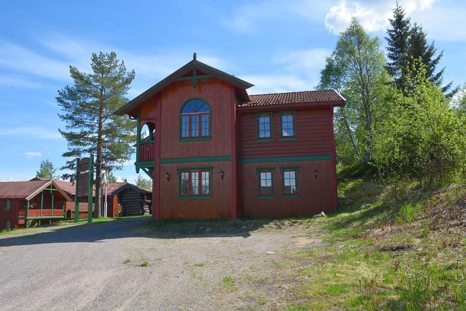 Property building, Spring, Day, Natural landscape, Summer
