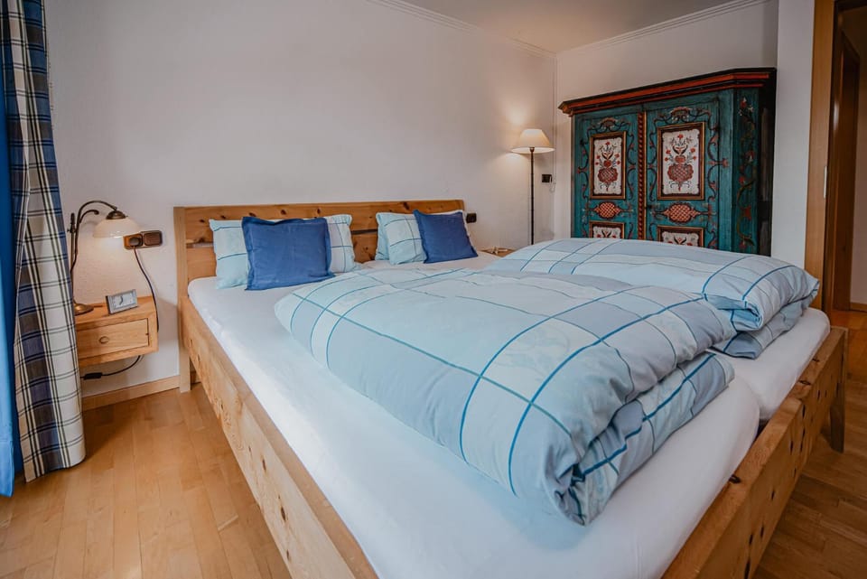 Bed, Bedroom, wardrobe