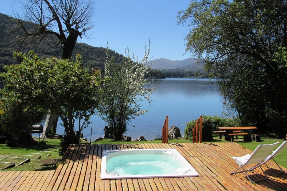 Hot Tub, Solarium, Beach, Lake view