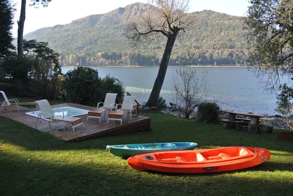 Garden, Hot Tub, Canoeing, Lake view