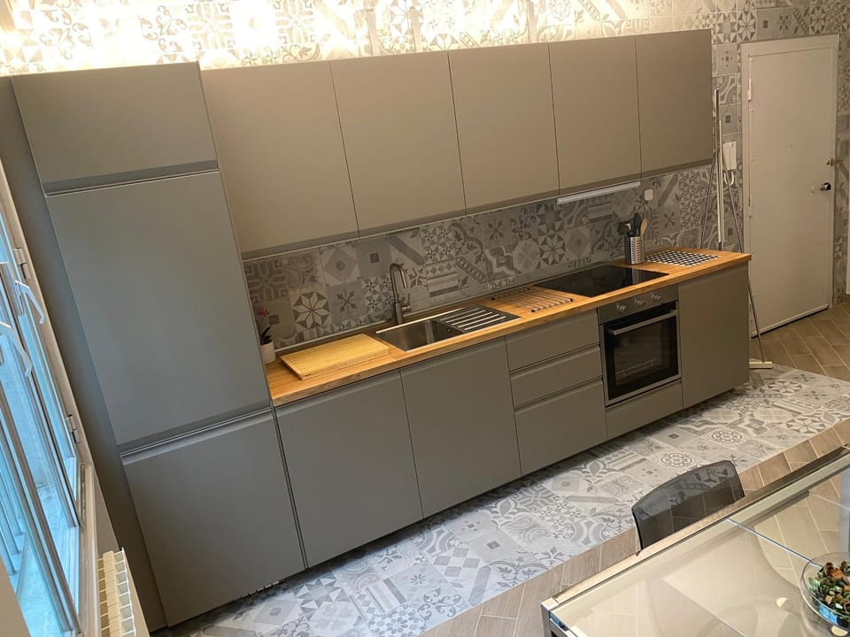 Kitchen or kitchenette