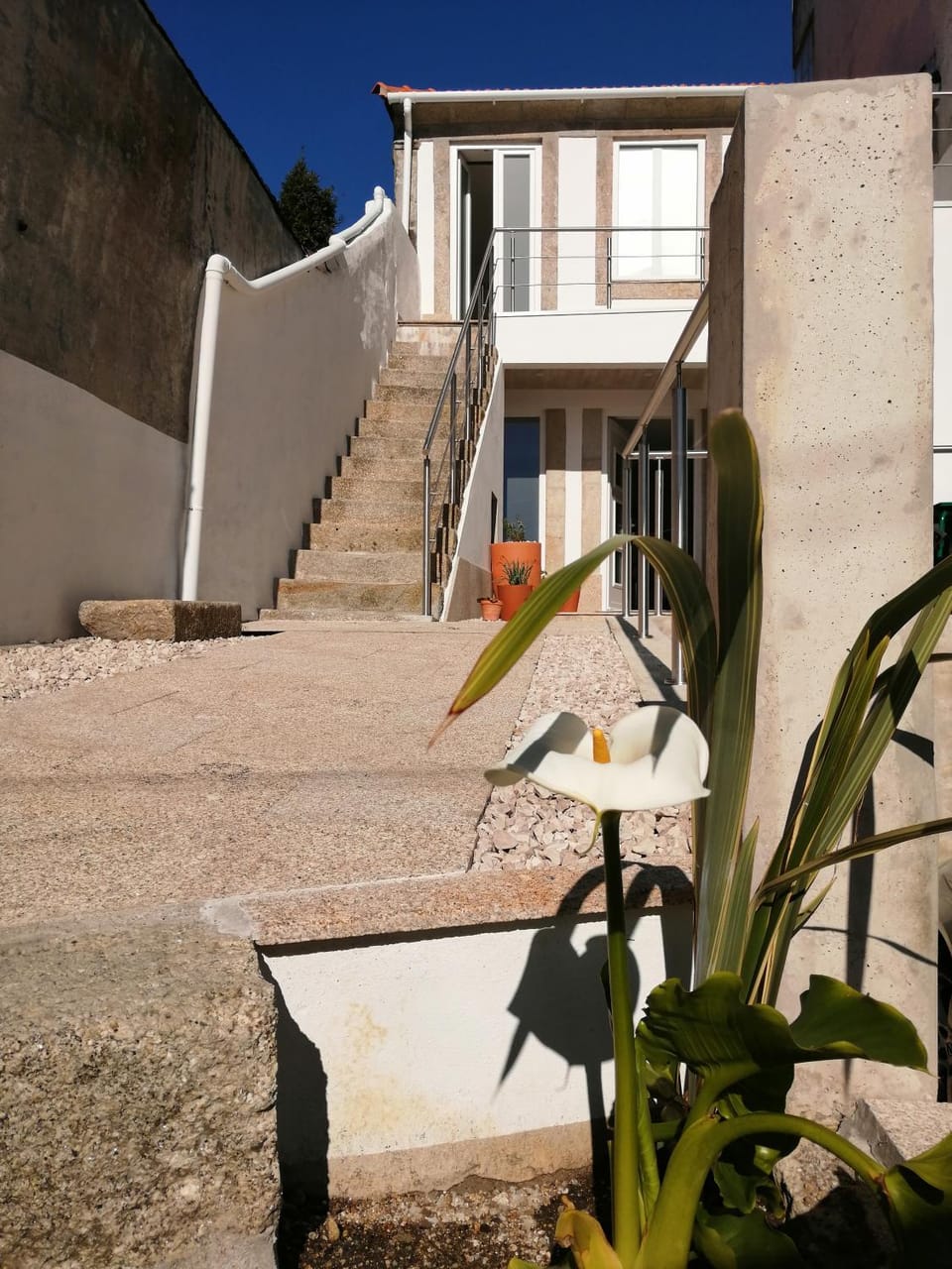 Property building, Patio, Facade/entrance