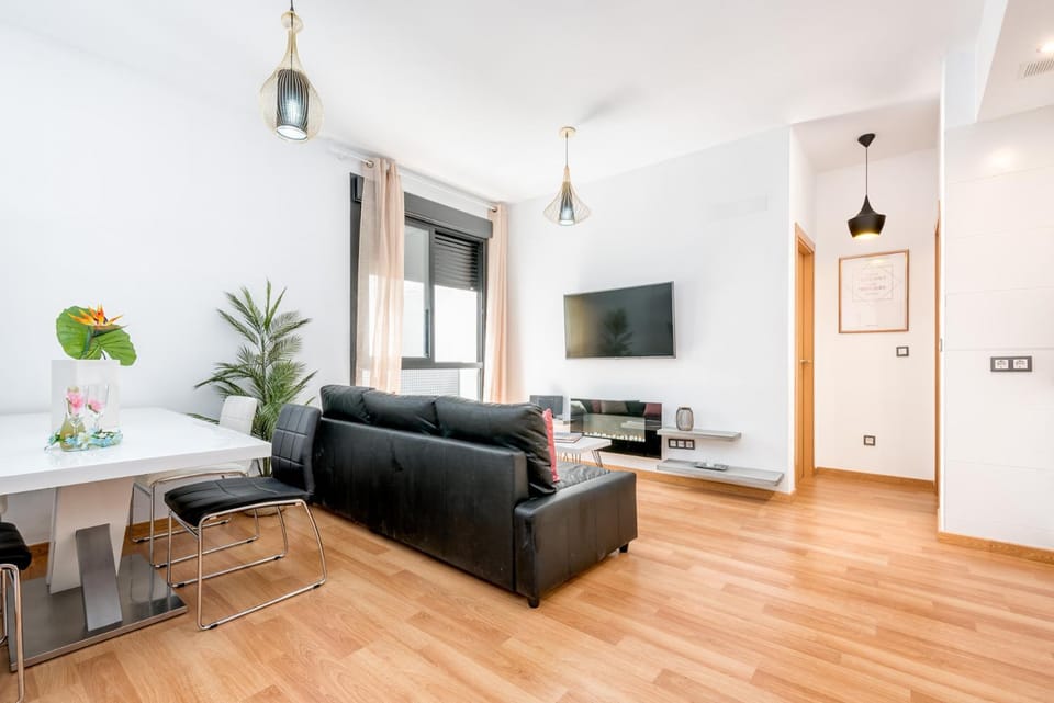 Atico con terraza ac 1hab en el centro y piscina comunitaria Apartment in Malaga