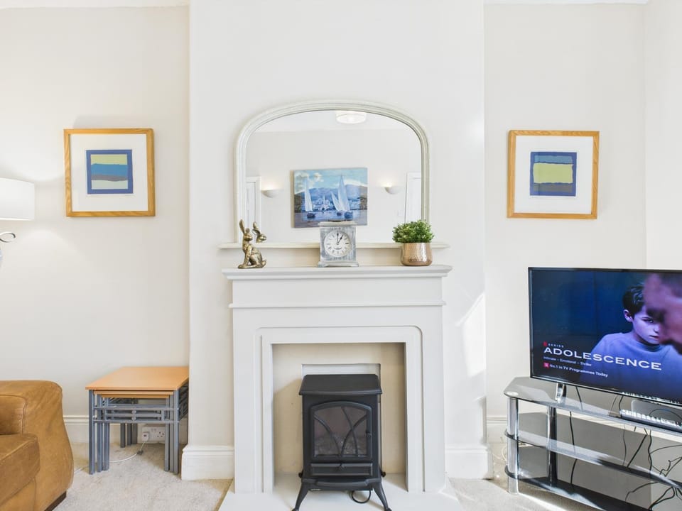 RestfullStays- 3 Bedroom, 4 Bed House FREE PARKING House in North Tyneside District