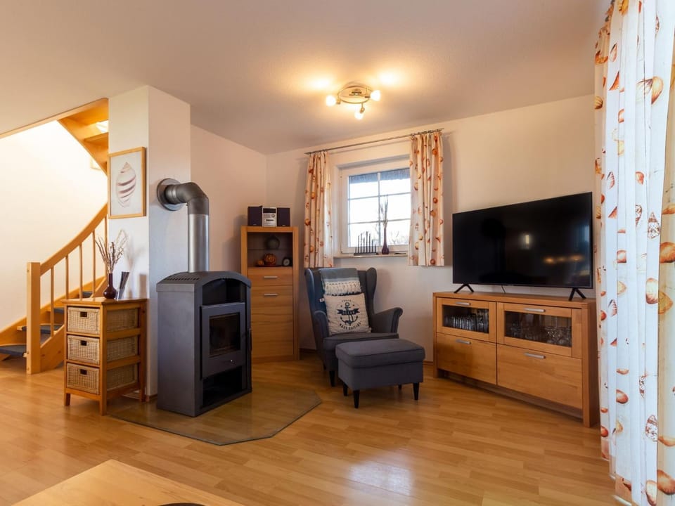 TV and multimedia, Living room, Seating area, Evening entertainment, flat iron