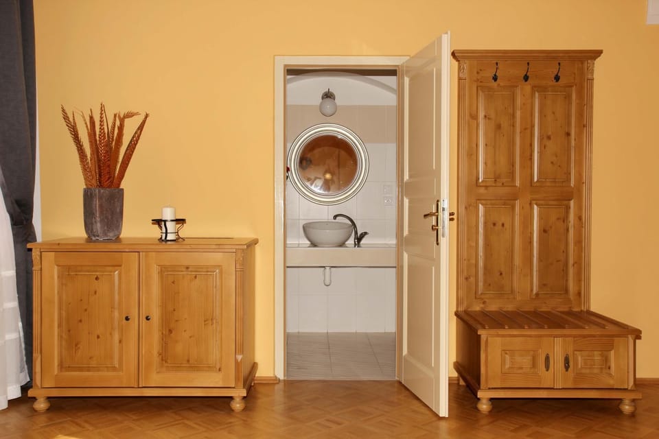Zámek Libouň Bed and Breakfast in Czechia