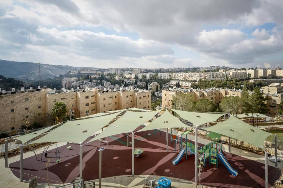 Savyoney Ramat Sharet By Isrentals- 3 Bedrooms House in Jerusalem