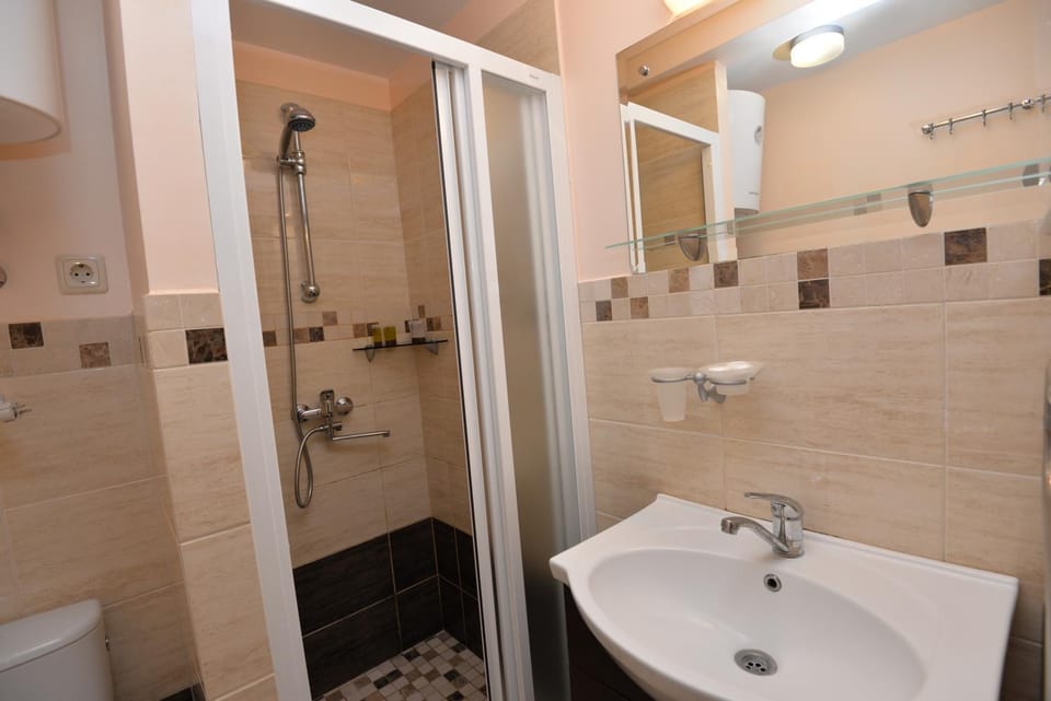 Shower, Toilet, Bathroom