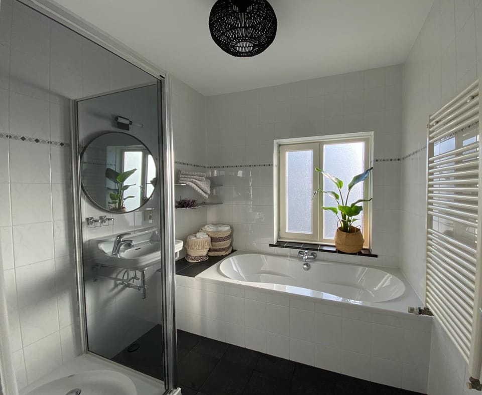Shower, Bathroom, Bath, towels
