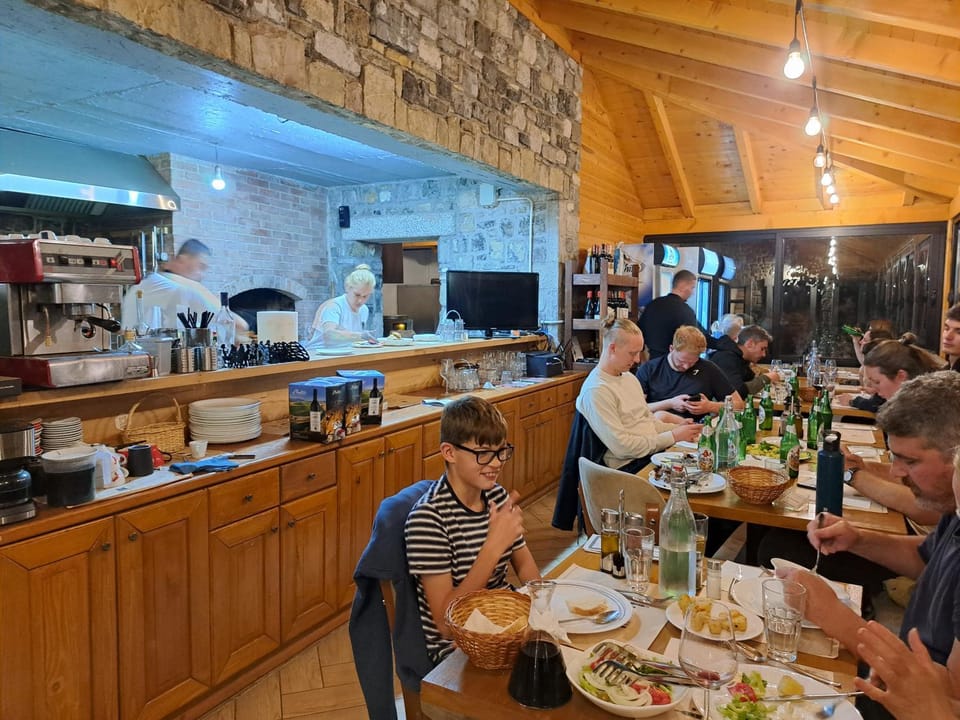 Restaurant/places to eat
