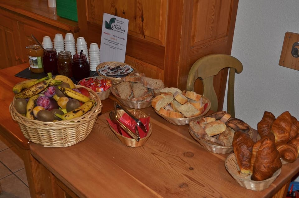 Breakfast, Continental breakfast, Buffet breakfast