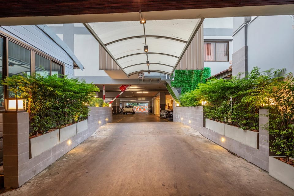 Garden, Garden view, Parking
