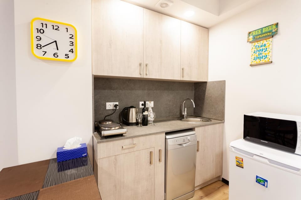 Kitchen or kitchenette, Communal kitchen