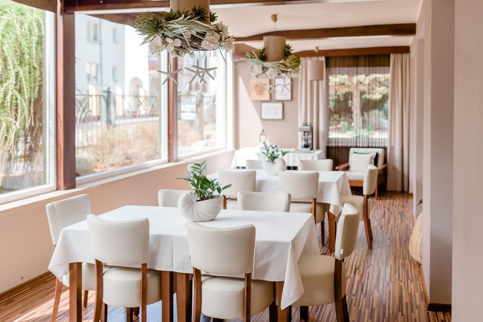 Property building, Coffee/tea facilities, Lobby or reception