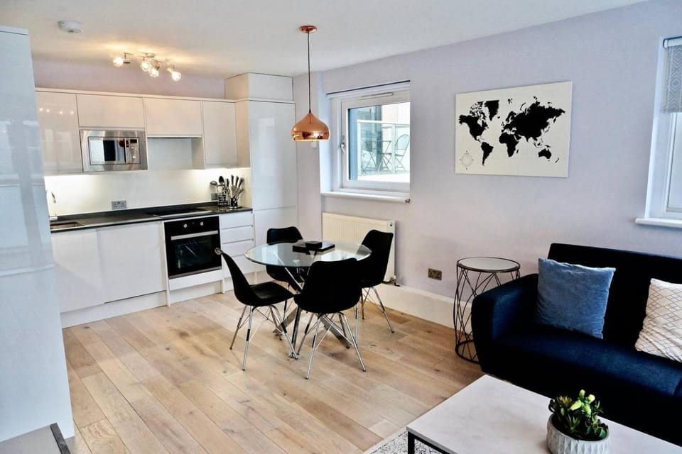2BR/2Bath Luxury Modern Flat in the City London Apartment in London