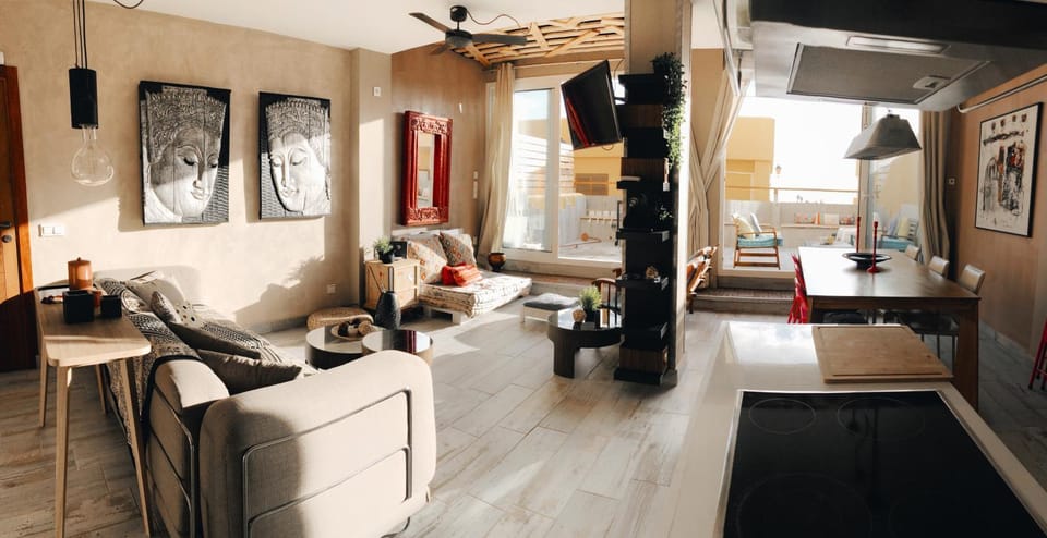 Living room, Dining area