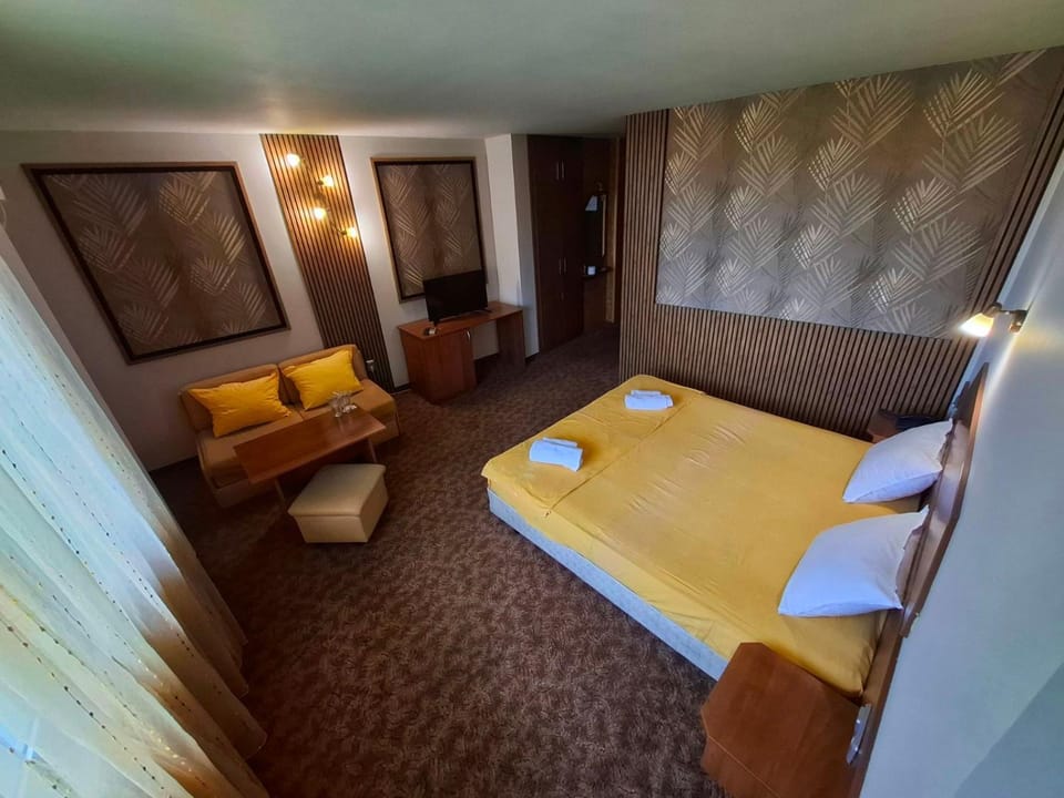 City view, Garden view