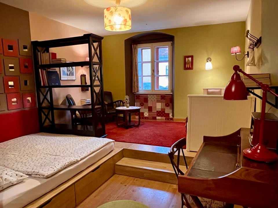 Living room, Photo of the whole room