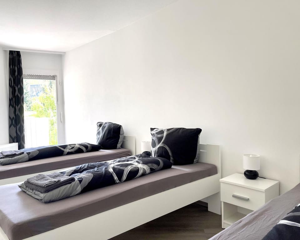 Bed, Balcony/Terrace, Photo of the whole room, Bedroom, towels