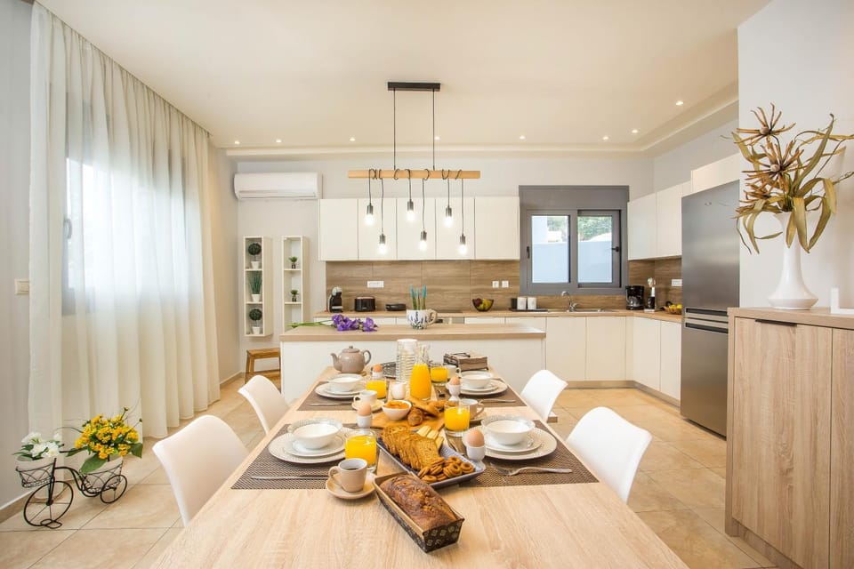 Kitchen or kitchenette, Food and drinks, Dining area, Food, minibar, pet friendly, stove