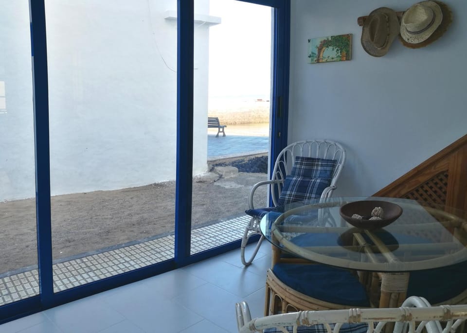 Balcony/Terrace, Sea view, Street view