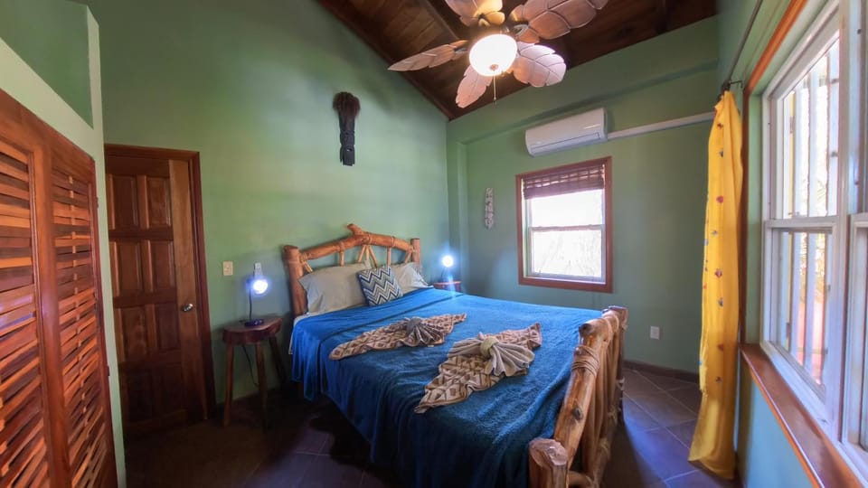 Slo-N-Ez Villa Terrace (Ocean View) Apartment in Belize District