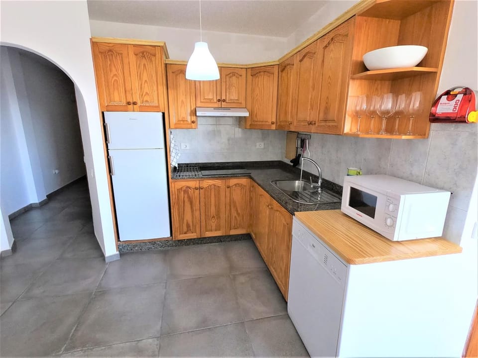 Kitchen or kitchenette, Communal kitchen