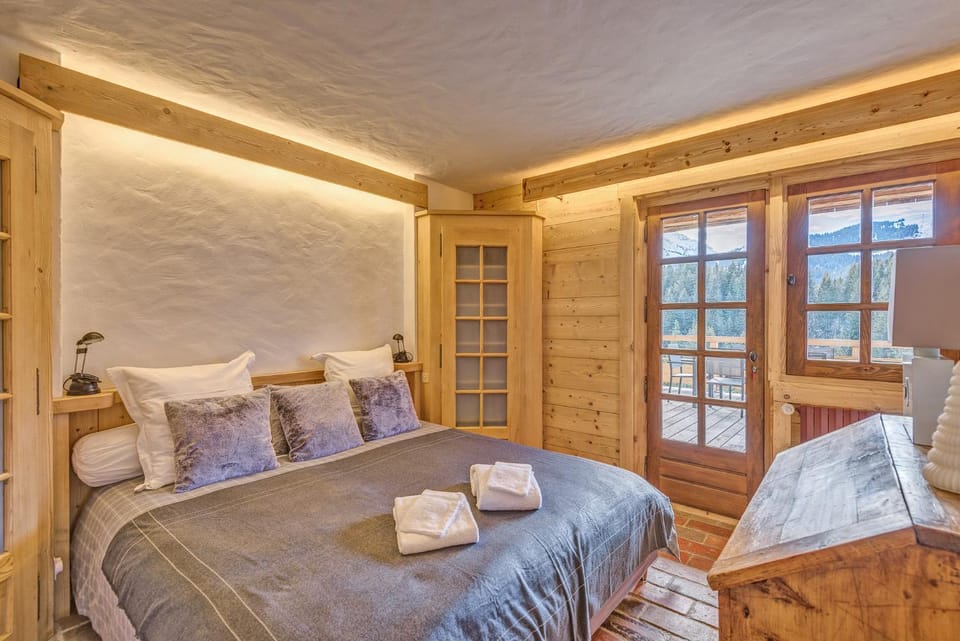 Property building, Winter, Bedroom