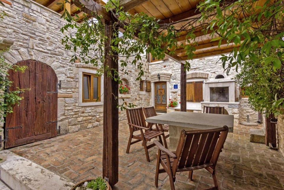 Marina in Ližnjan (Haus für 4-6 Personen) House in Medulin