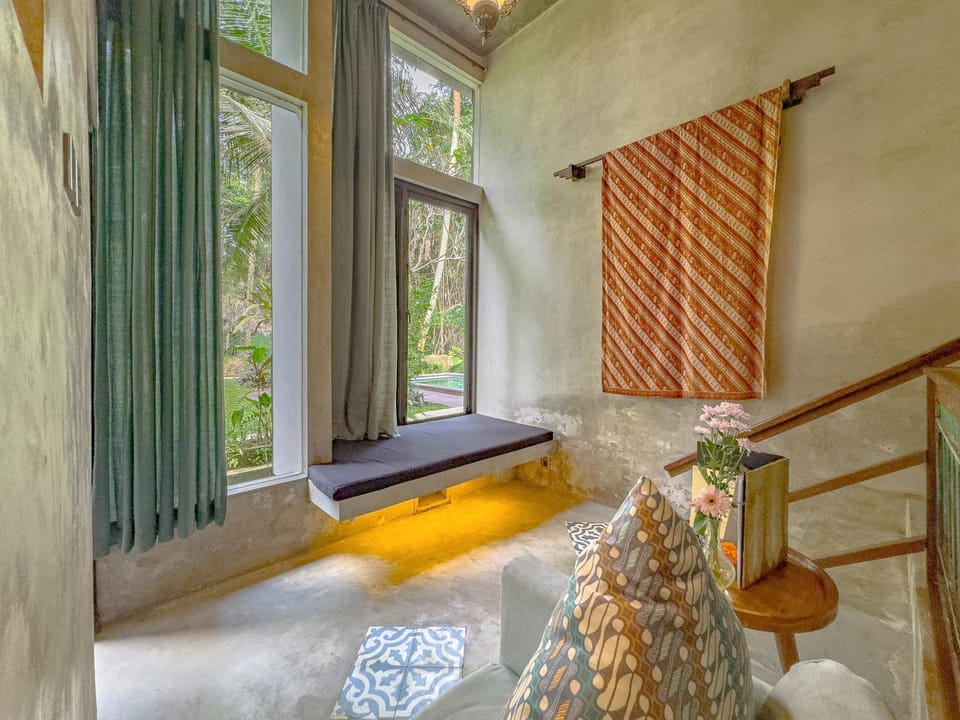 Seating area, Bedroom